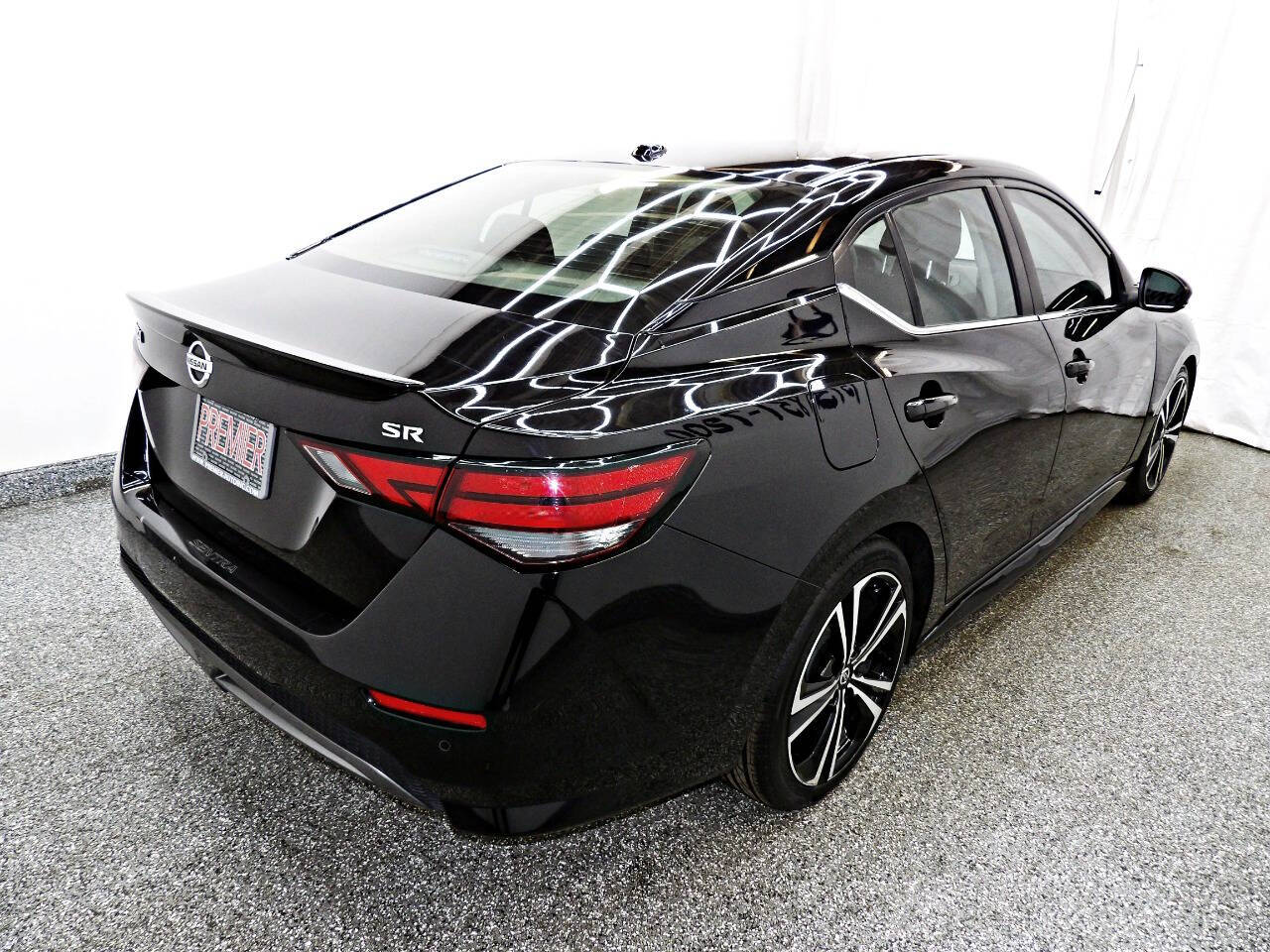 Vehicle image 3 of 22