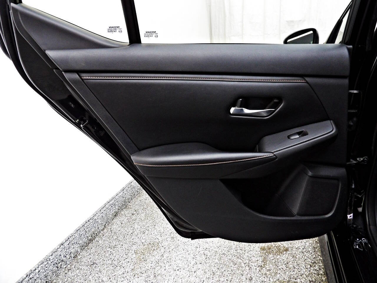Vehicle image 14 of 22