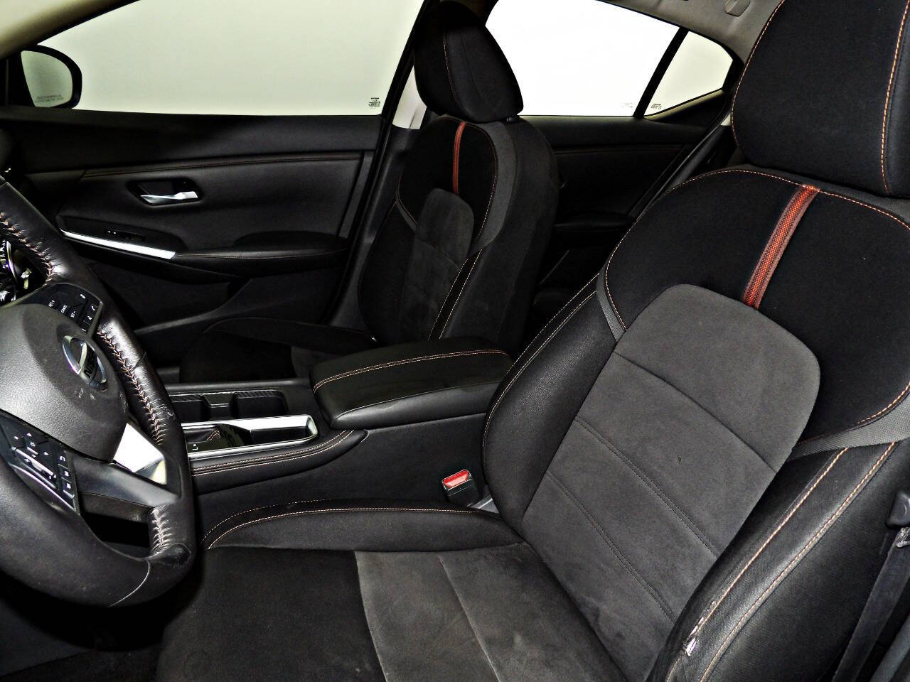 Vehicle image 11 of 22