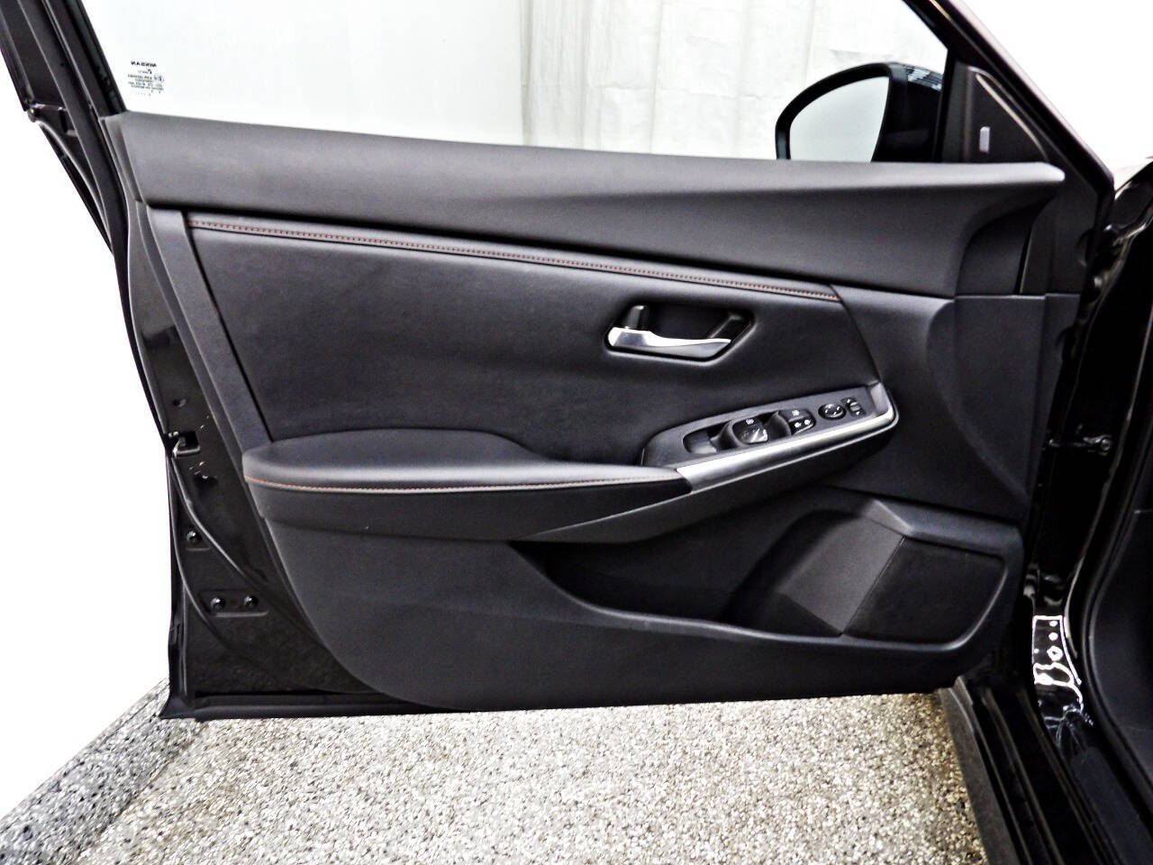 Vehicle image 12 of 22