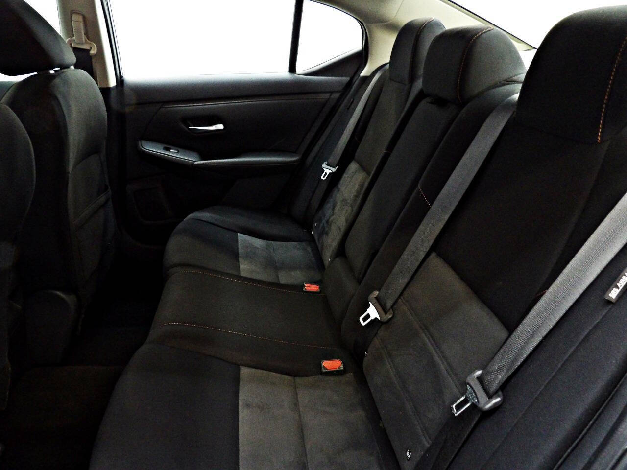 Vehicle image 13 of 22