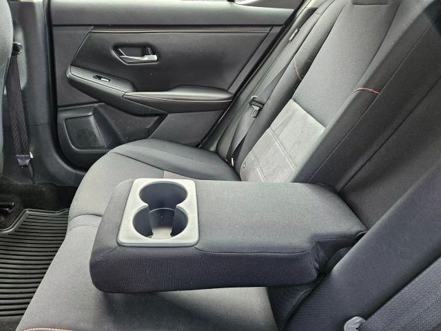 Vehicle image 32 of 62