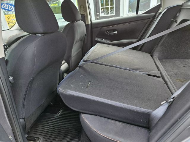 Vehicle image 27 of 62