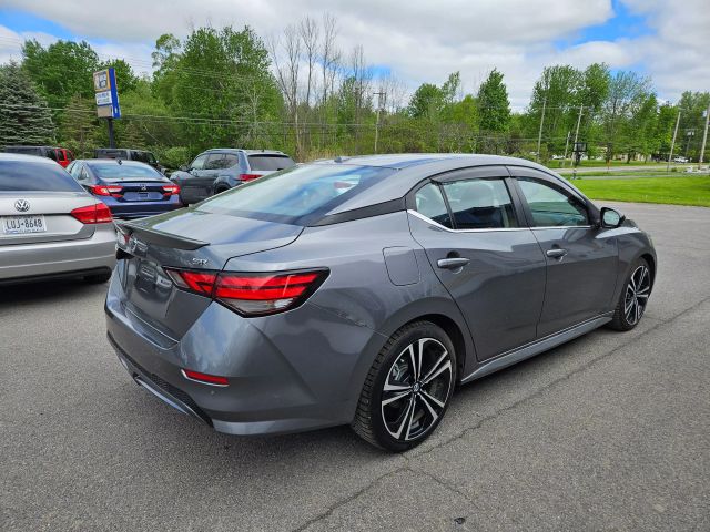Vehicle image 10 of 62