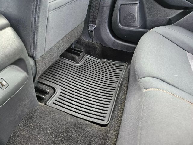 Vehicle image 34 of 62