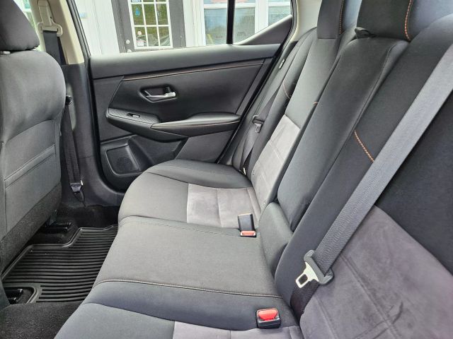 Vehicle image 31 of 62
