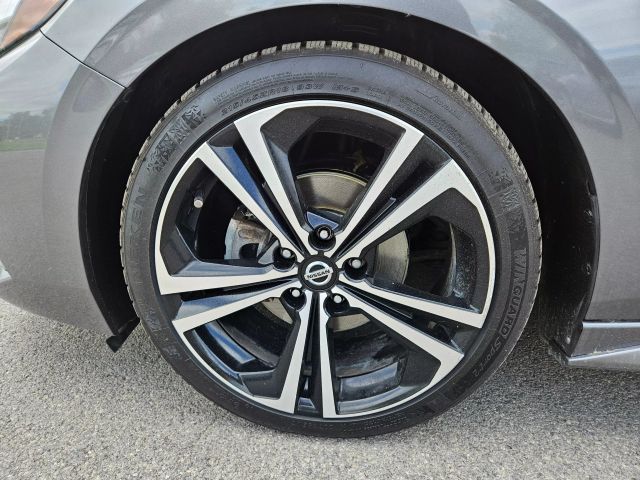 Vehicle image 20 of 62