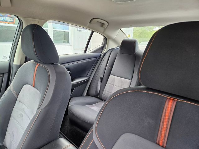 Vehicle image 41 of 62