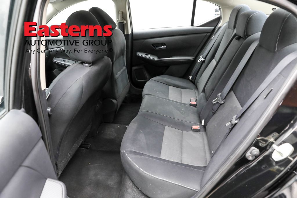 Vehicle image 51 of 62