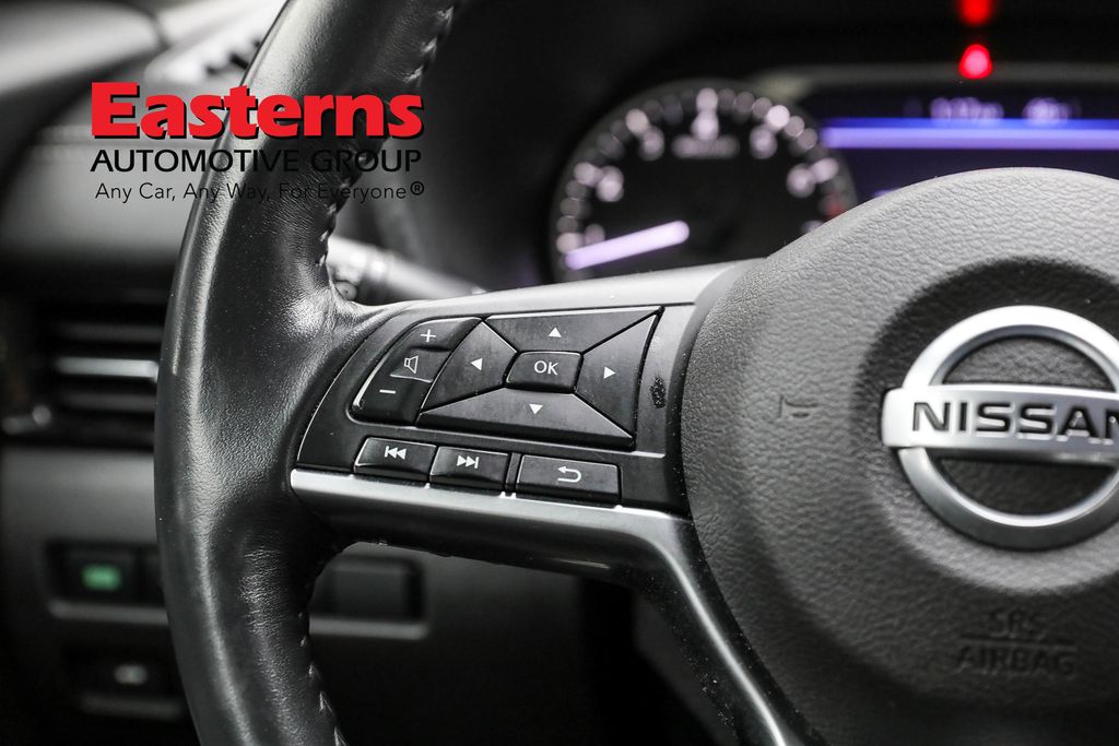 Vehicle image 45 of 62