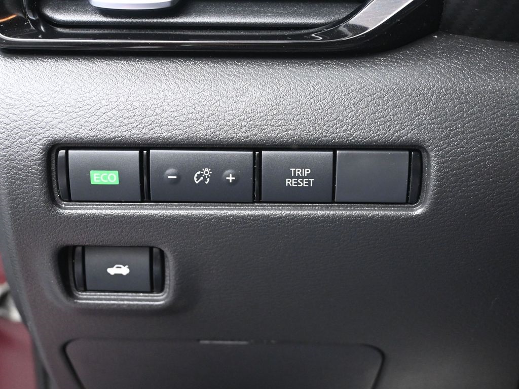 Vehicle image 37 of 57