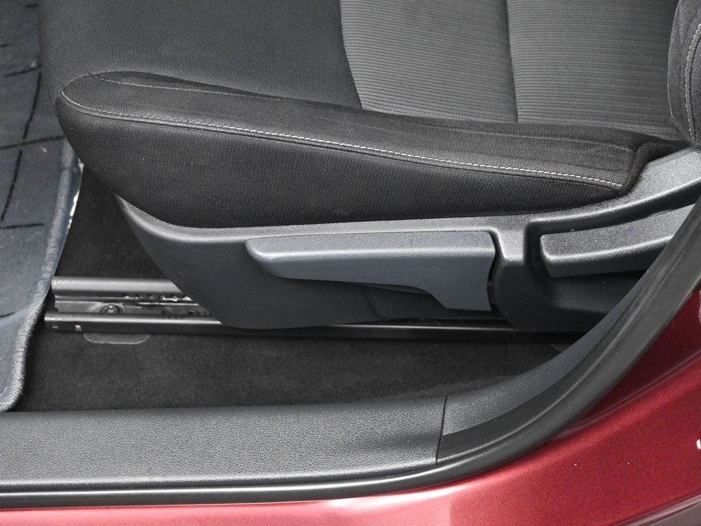 Vehicle image 33 of 57