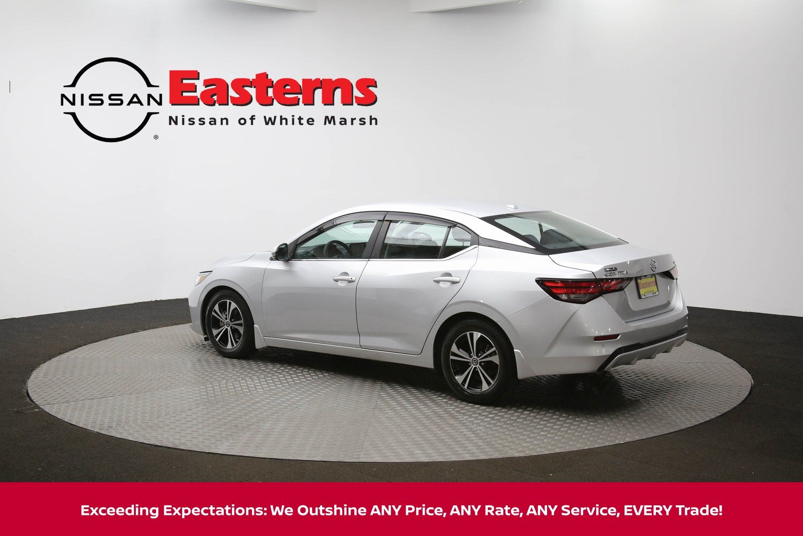 Vehicle image 33 of 61