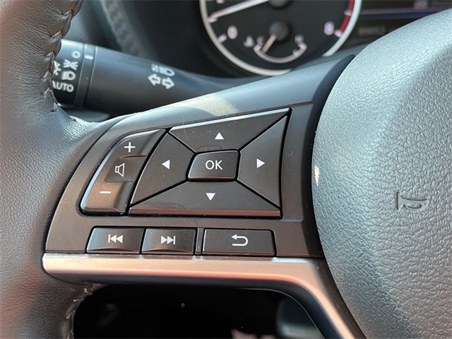 Vehicle image 17 of 30