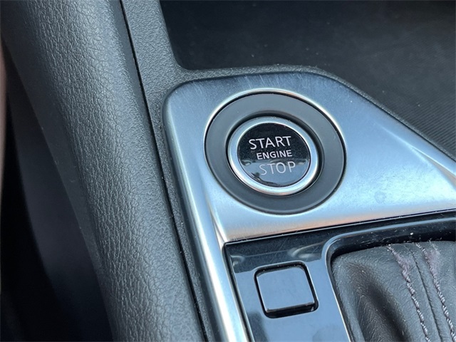 Vehicle image 12 of 30