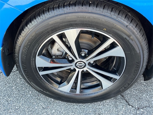 Vehicle image 28 of 30