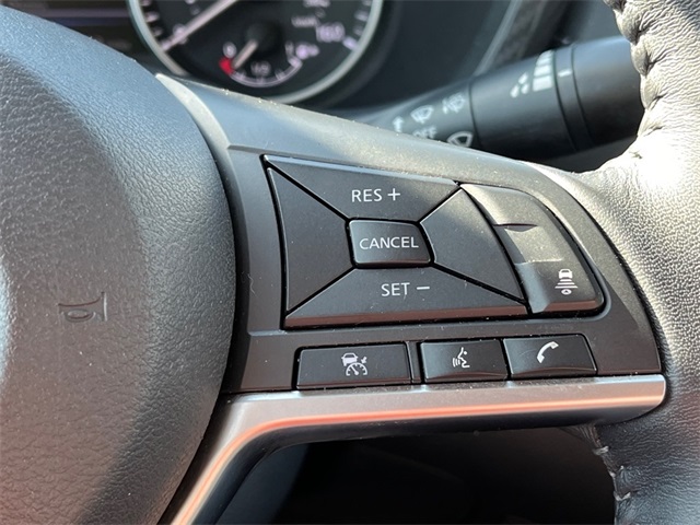 Vehicle image 16 of 30