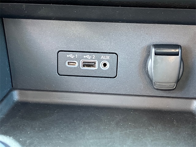 Vehicle image 22 of 30