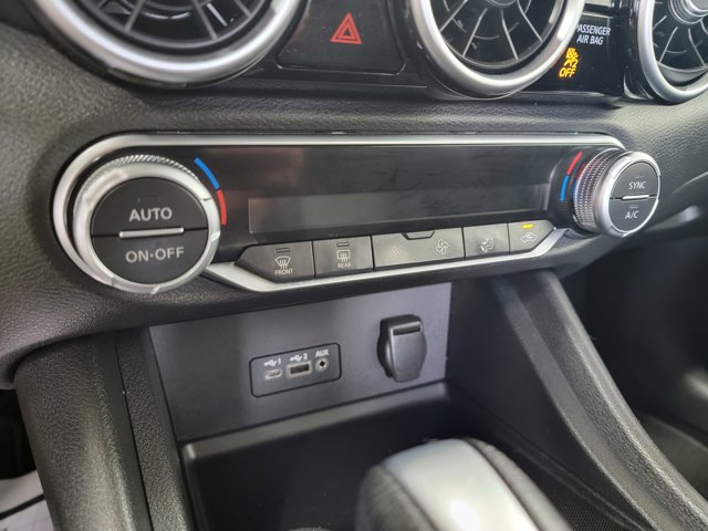 Vehicle image 12 of 21