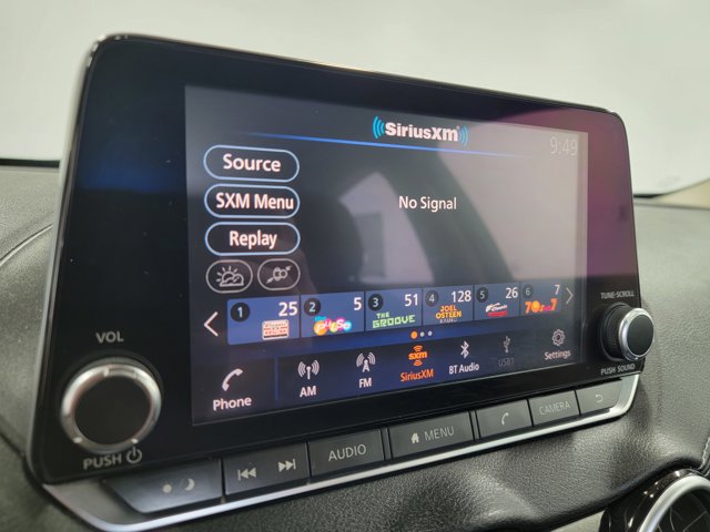 Vehicle image 11 of 21