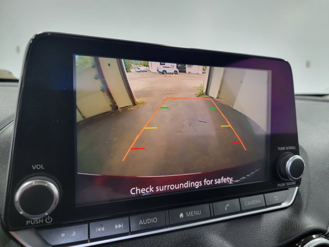 Vehicle image 14 of 21