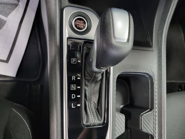 Vehicle image 13 of 21