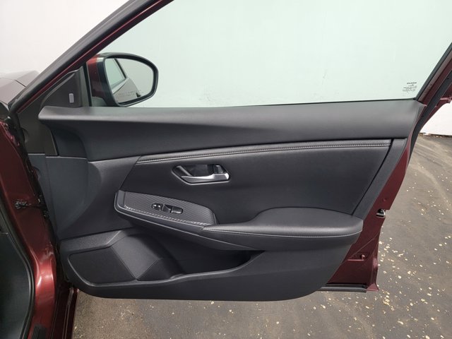 Vehicle image 6 of 21