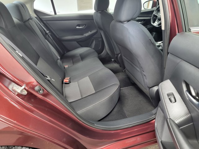 Vehicle image 7 of 21