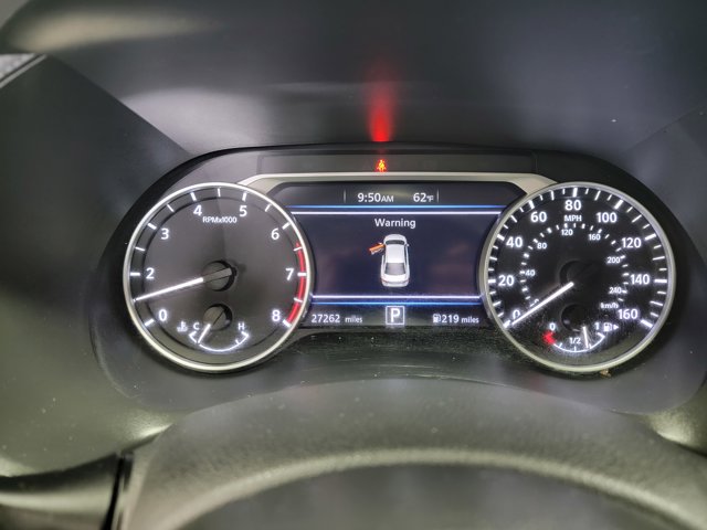 Vehicle image 18 of 21
