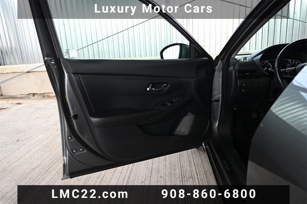 Vehicle image 6 of 34