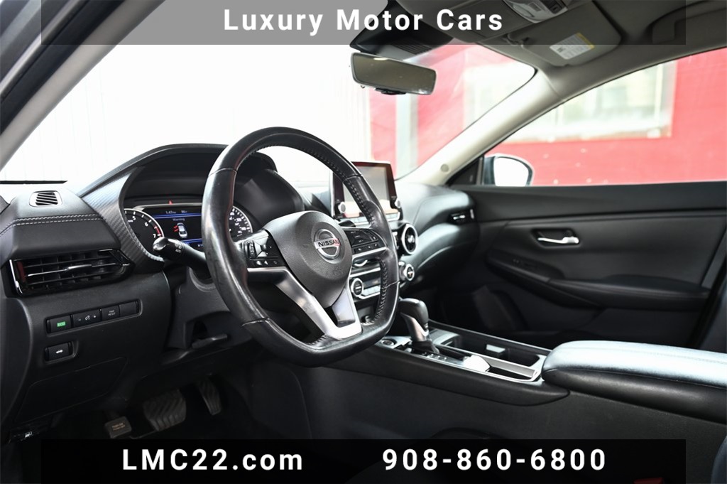 Vehicle image 16 of 34