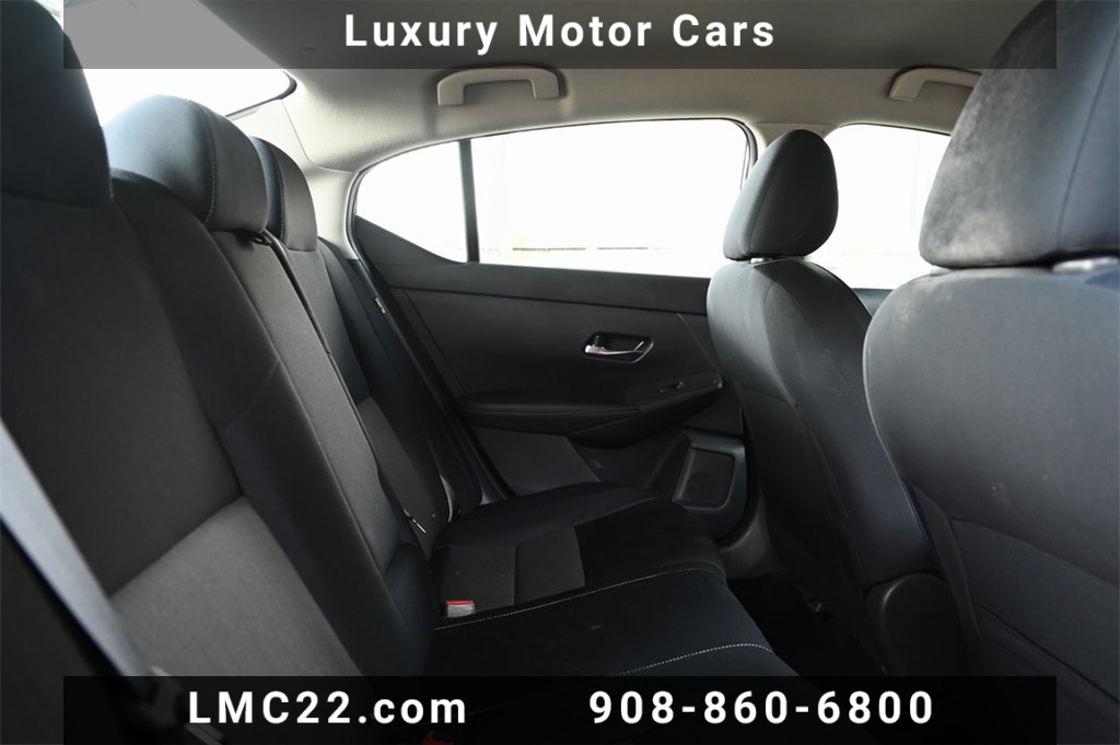 Vehicle image 26 of 34