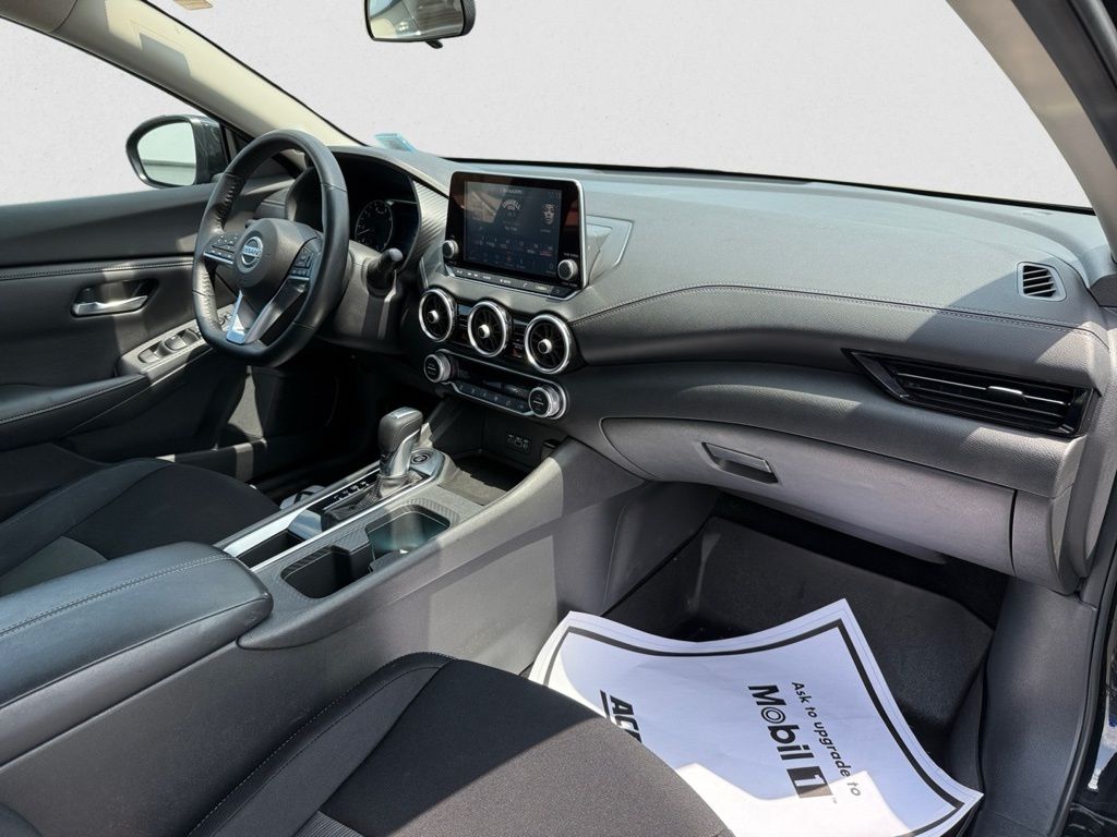 Vehicle image 15 of 16