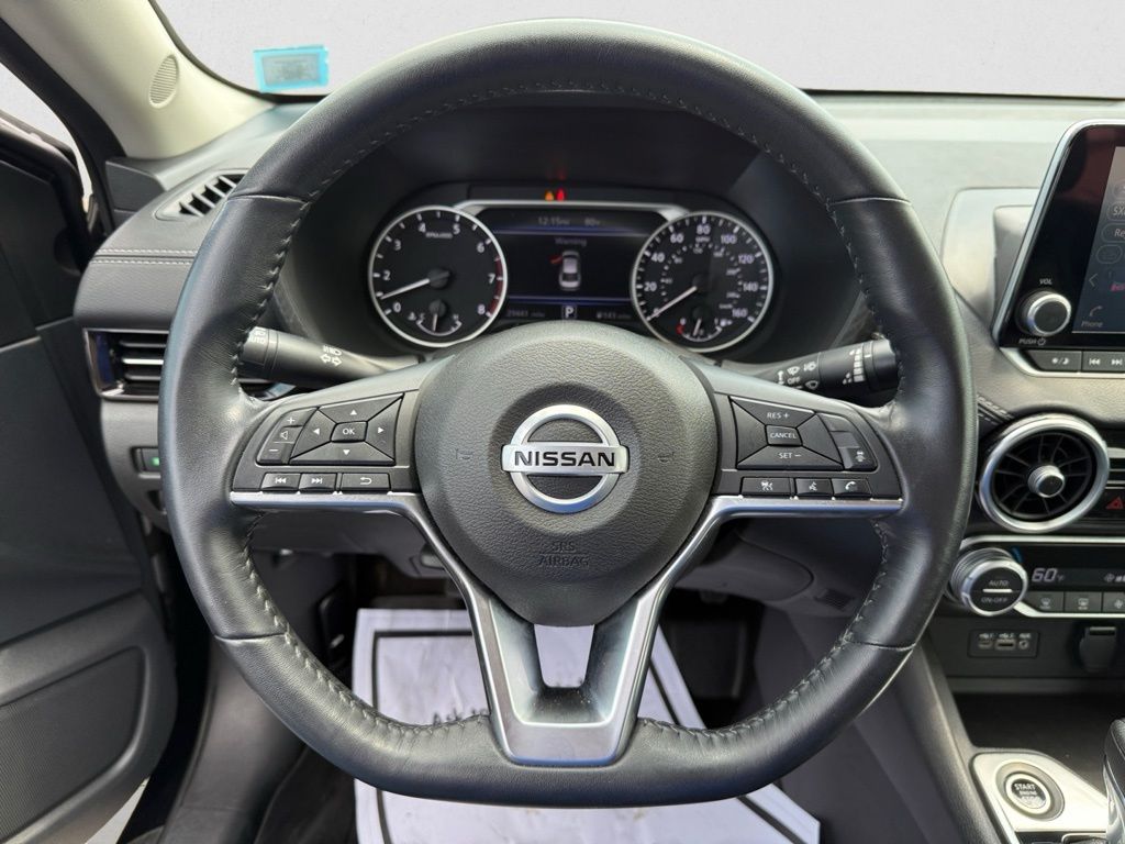 Vehicle image 12 of 16