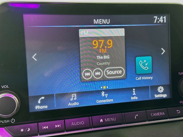 Vehicle image 17 of 26