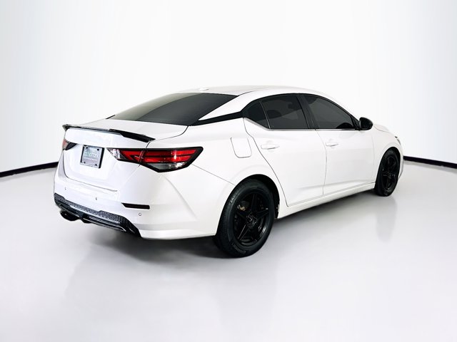 Vehicle image 5 of 26