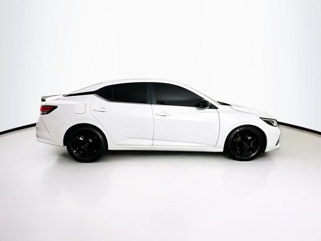 Vehicle image 4 of 26
