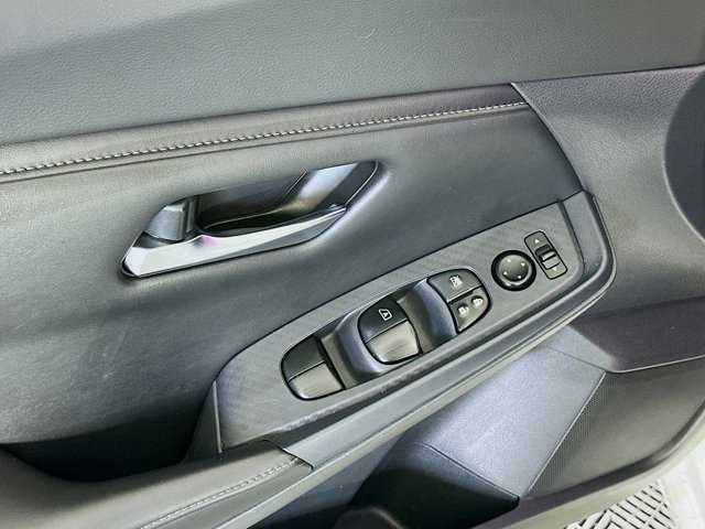 Vehicle image 20 of 26