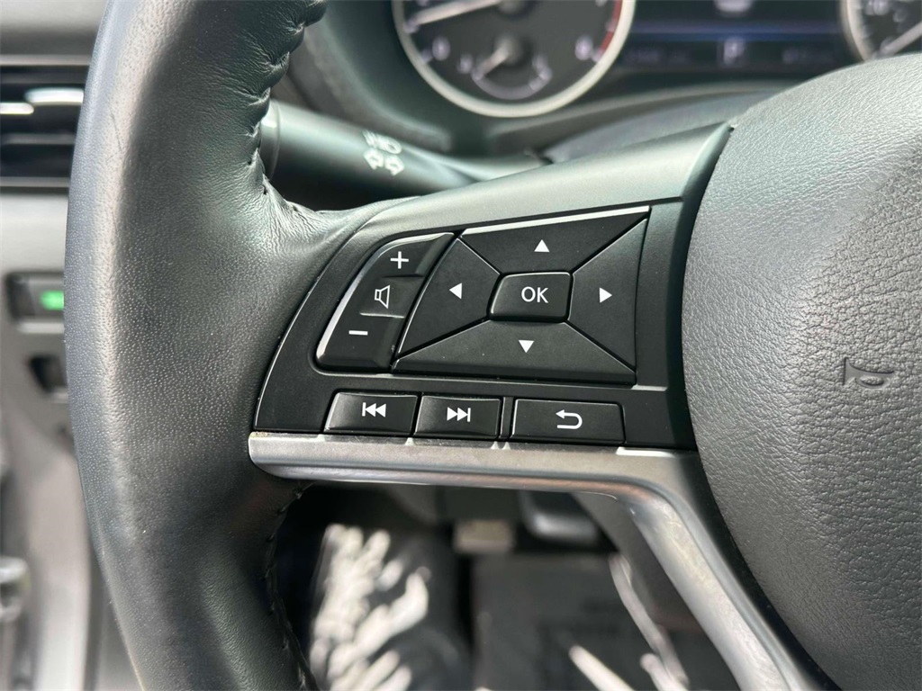 Vehicle image 18 of 29