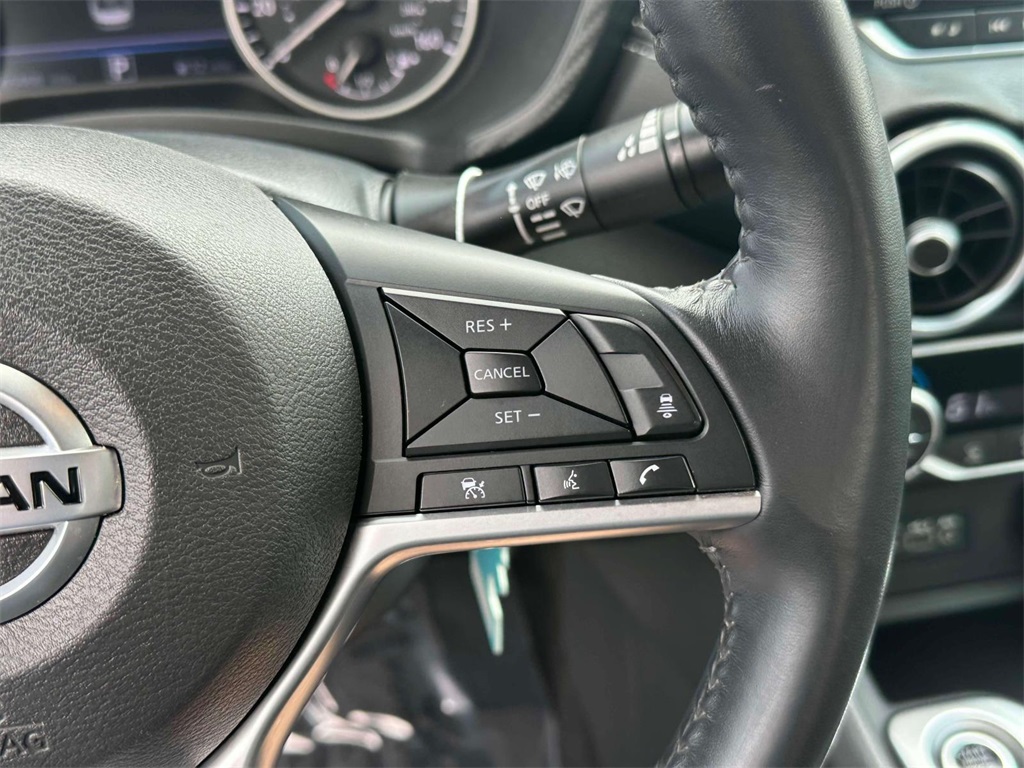 Vehicle image 19 of 29