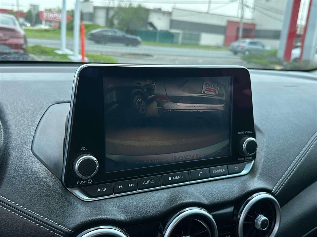 Vehicle image 25 of 29