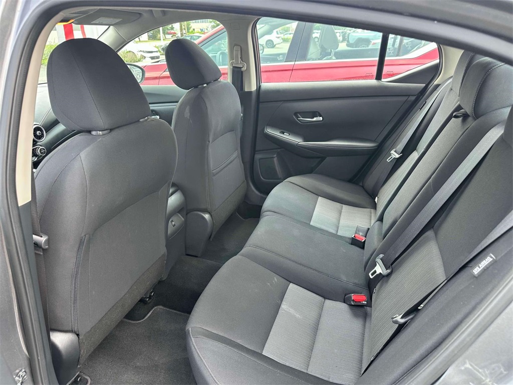 Vehicle image 9 of 29