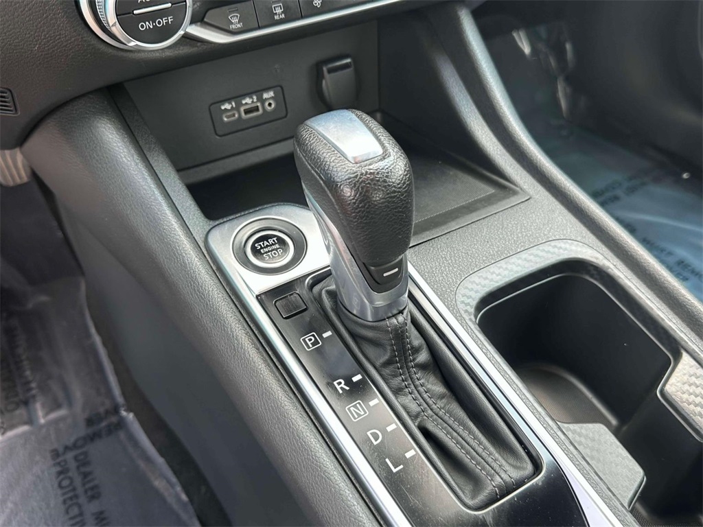 Vehicle image 27 of 29