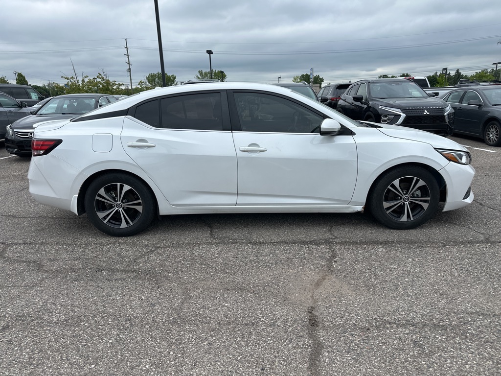 Vehicle image 4 of 12