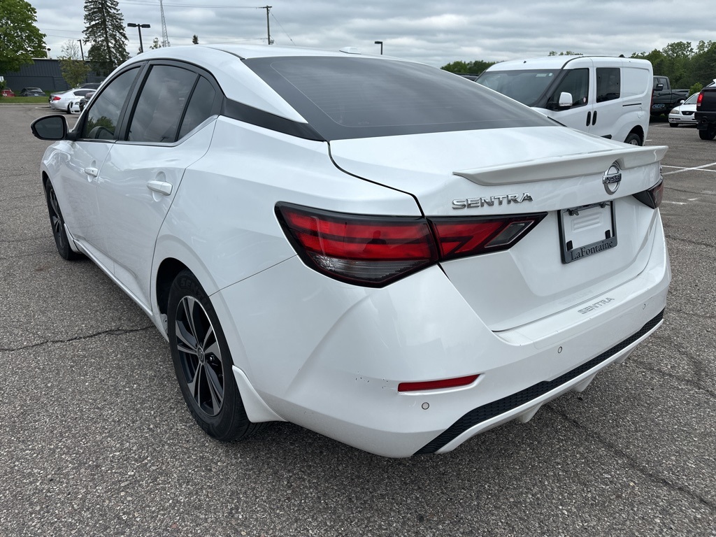 Vehicle image 7 of 12