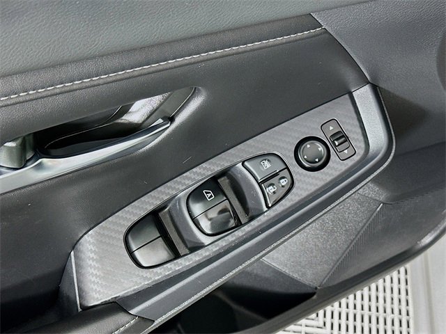 Vehicle image 27 of 31