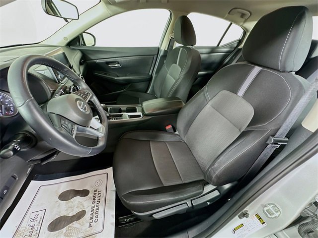 Vehicle image 15 of 31