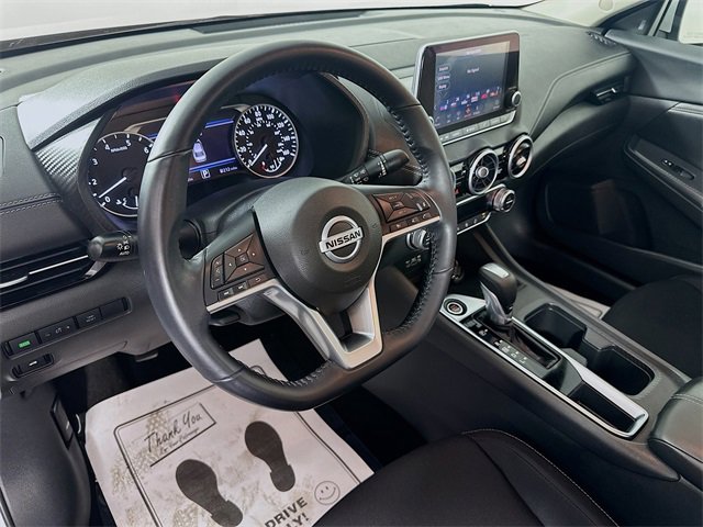 Vehicle image 9 of 31