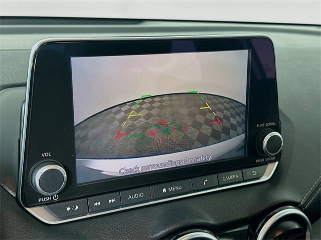 Vehicle image 21 of 31