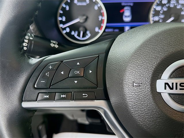 Vehicle image 11 of 31